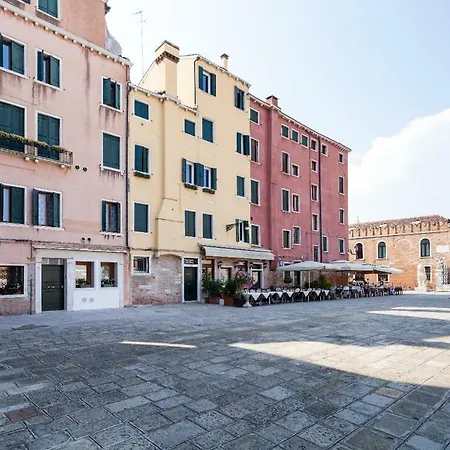 Prince Apartments-3